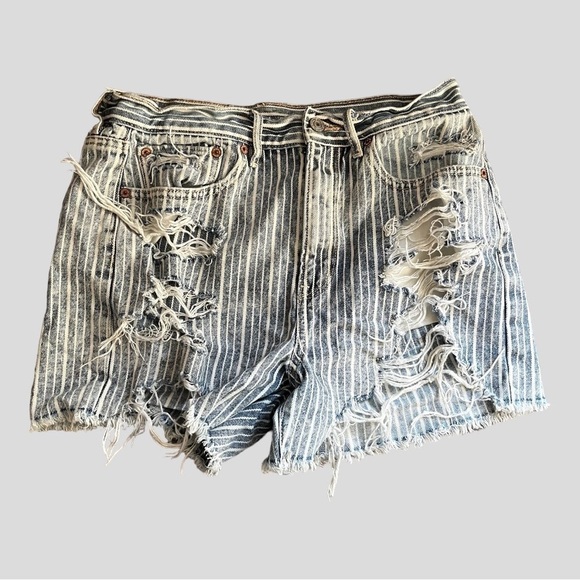 AMERICAN Eagle Frayed Pinstripe Cutoff Jeans Size 6 - Picture 1 of 8